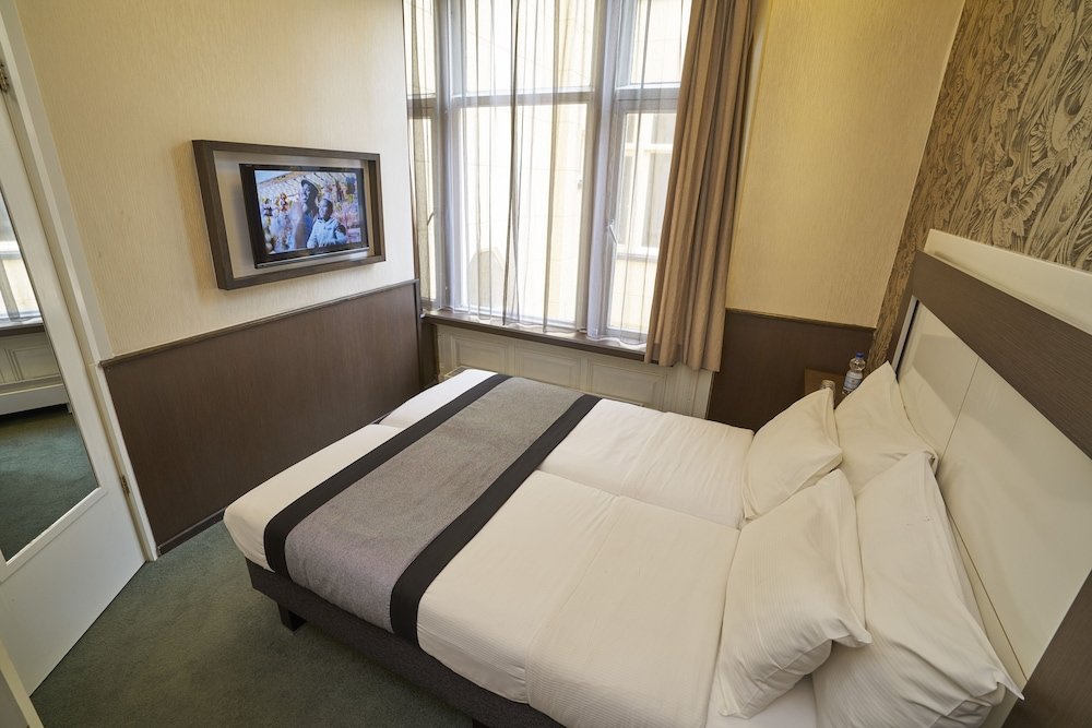 Фото Hotel The Bird