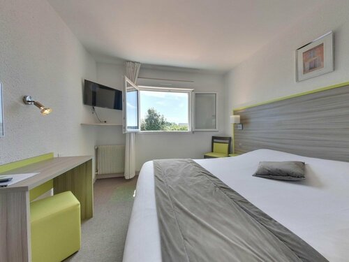 Гостиница Hôtel O'Nice Saintes в Сенте