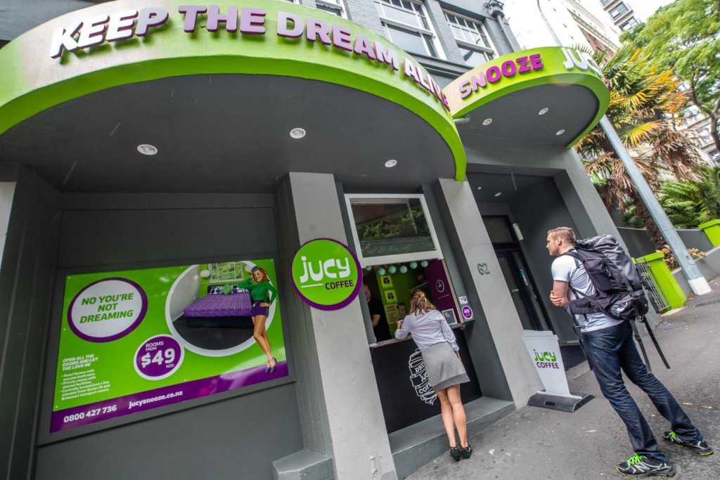 Фото отеля 1