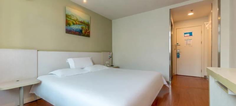 Фото HanTing Hotel Xiamen Wenzao Vientiane City