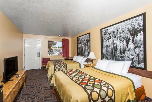 Гостиница Super 8 by Wyndham Hurricane Zion National Park в Херрикене