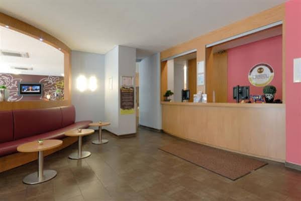 Фото B&b Hotel München City-Nord
