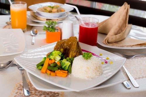 Фото Hotel Los Almendros