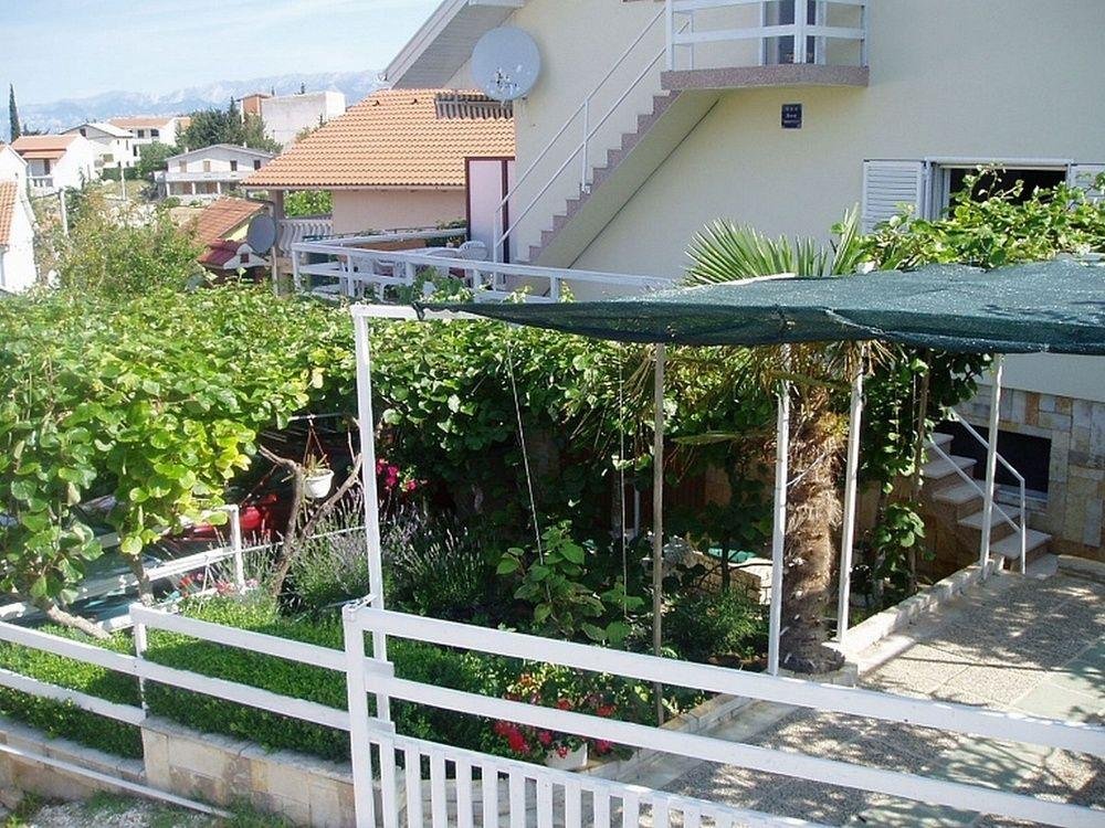 Фото Apartments Kiwi Karin