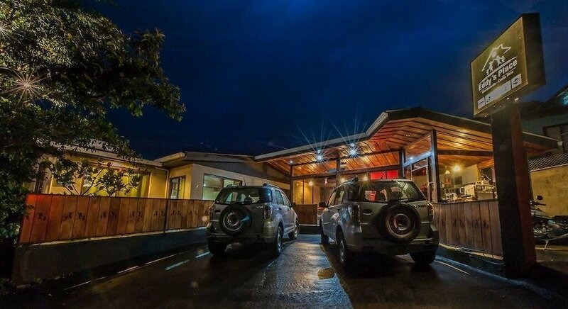 Гостиница Eddys Place Bed and Breakfast