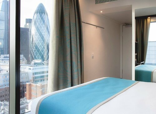 Гостиница Motel One London - Tower Hill в Лондоне