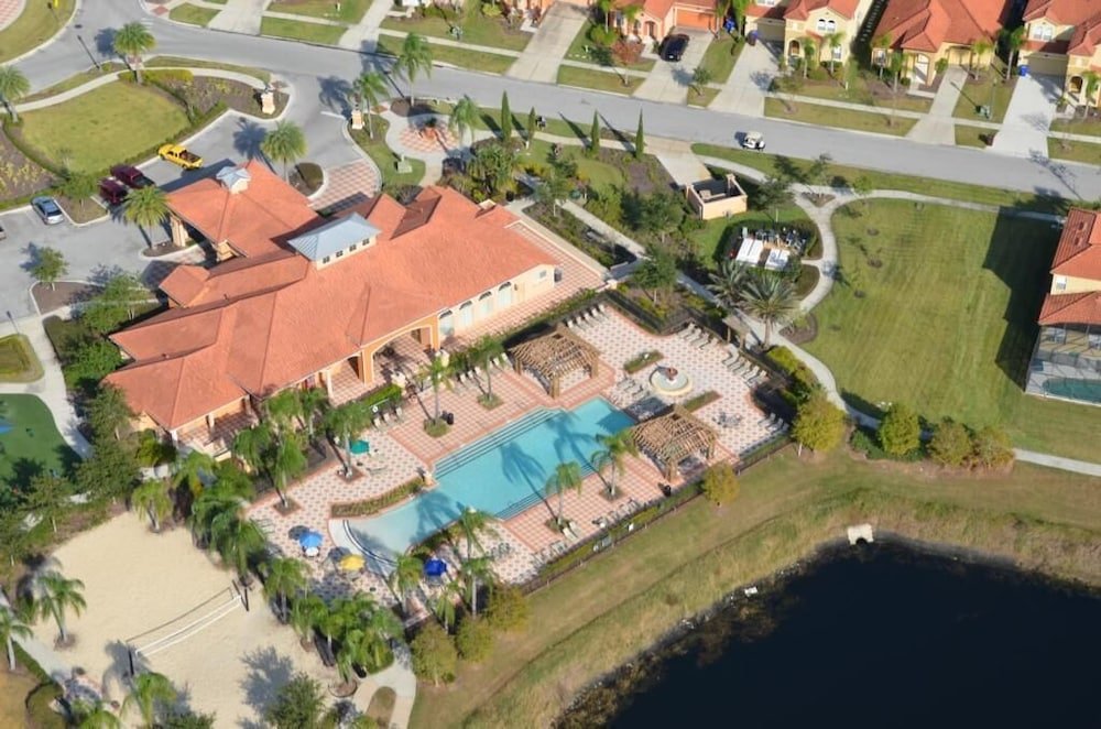 Фото 87631 Games Room+2-masters+hottub+water View!