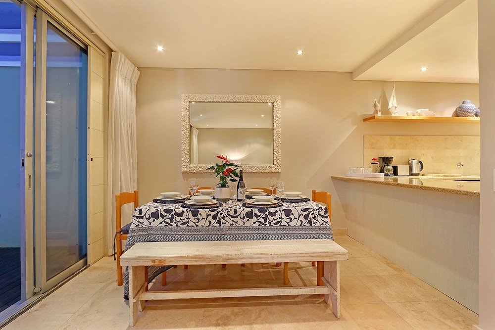 Фото Dolphin Beach Hotel