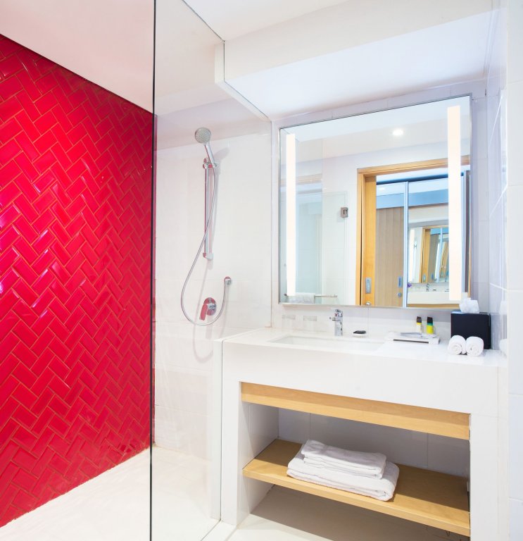 Фото Four Points by Sheraton Surabaya