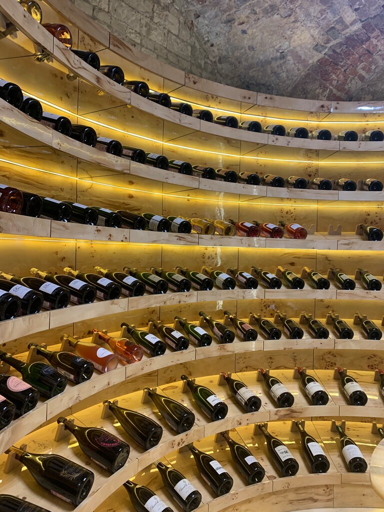 Вино и крабы, ресторан, Никольская ул., 1921/1, Москва