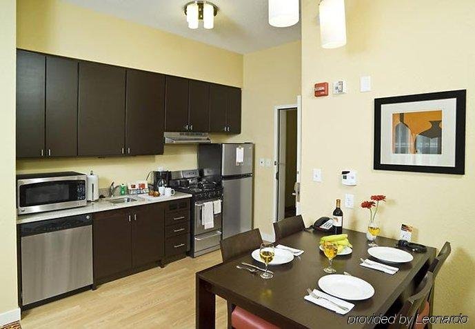 Фото TownePlace Suites by Marriott Gilford