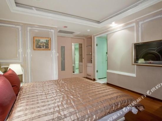 Фото Charming Castle Hotel