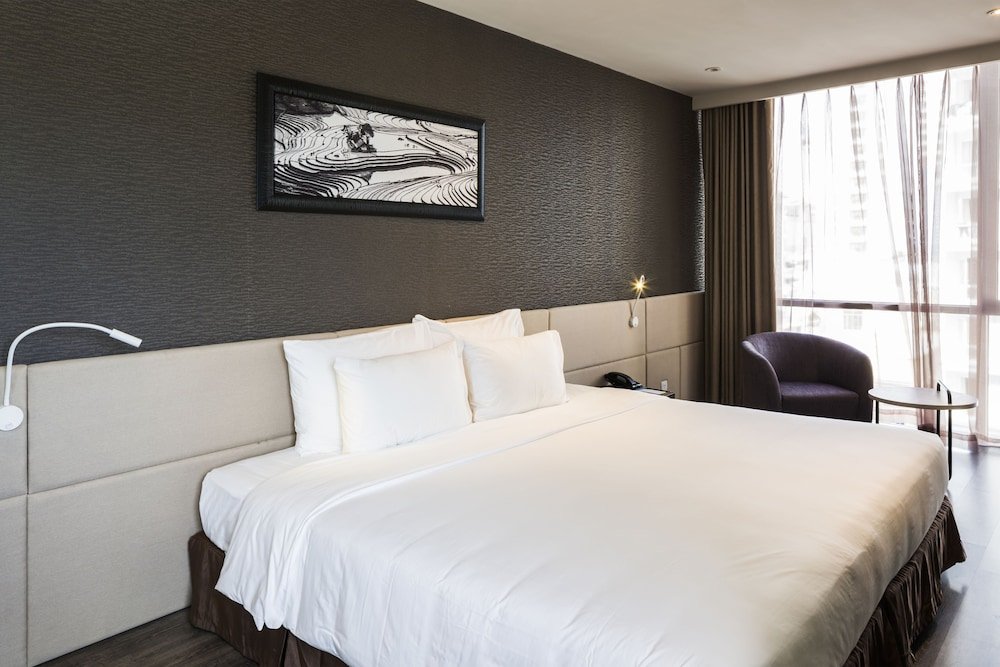 Фото Nha Trang Beach Hotel