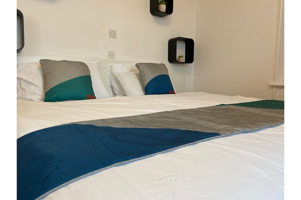 Фото Oyo Bourne Park Hotel