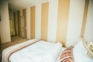 Renessans Gostinichny kompleks (вулиця Карпатської Січі, 16), hotel