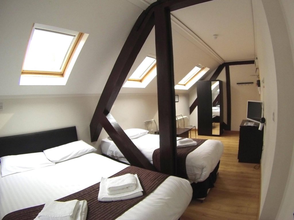 Фото London Stay Apartments