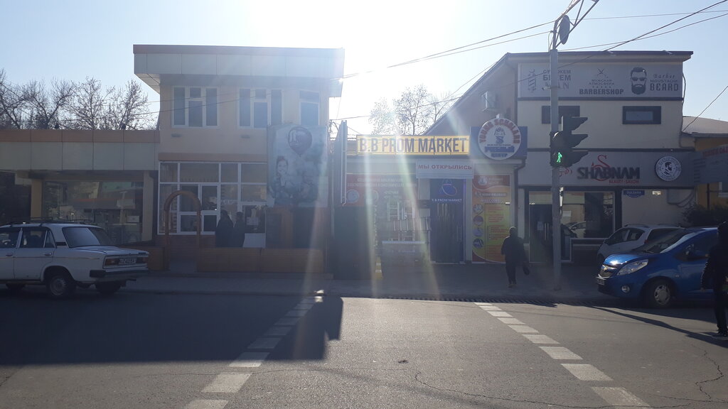 Fast food Kiosk selling samsa, Tashkent, photo
