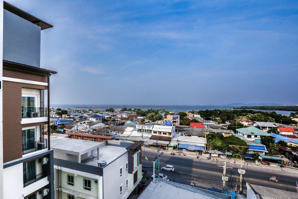 Фото Central Place Angsila