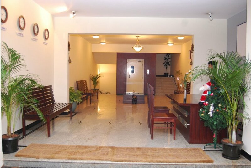 Гостиница Sterling Living Space - Residency Road в Бангалоре