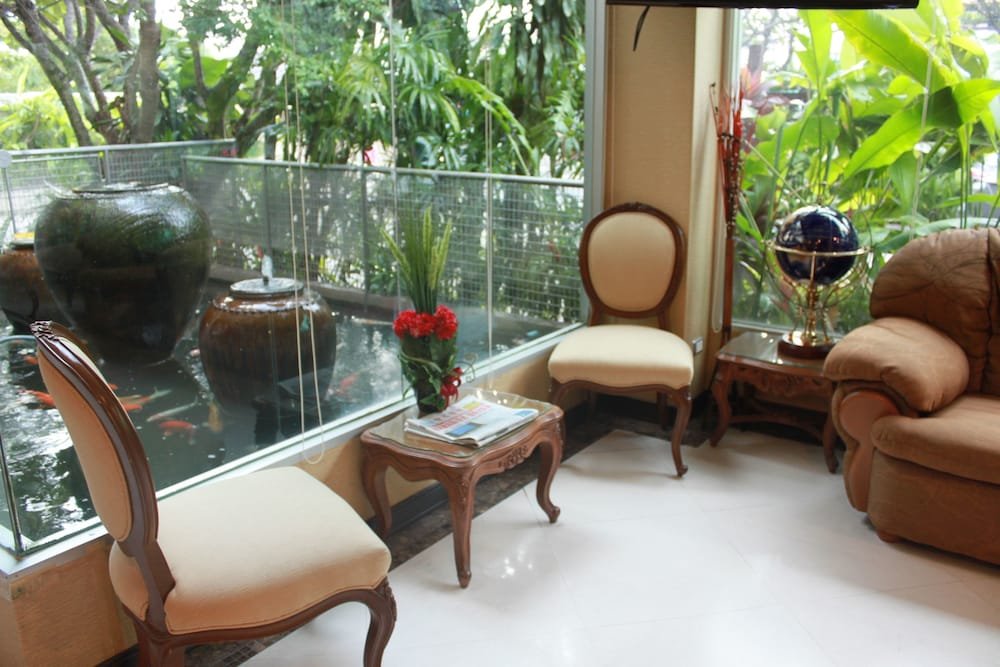 Фото 14 Place Sukhumvit Suites - Sha Plus