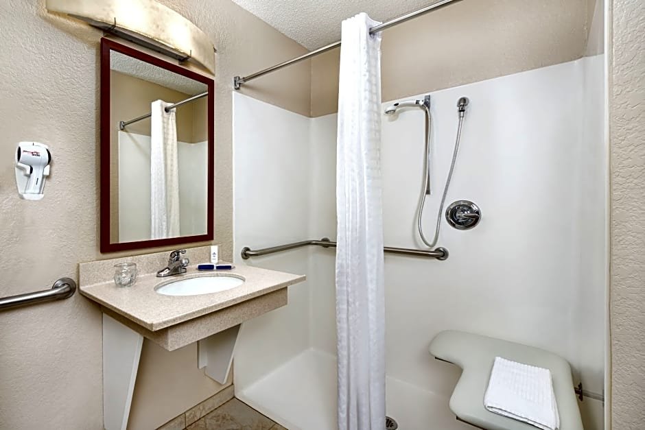 Фото Candlewood Suites Kenosha, an Ihg Hotel