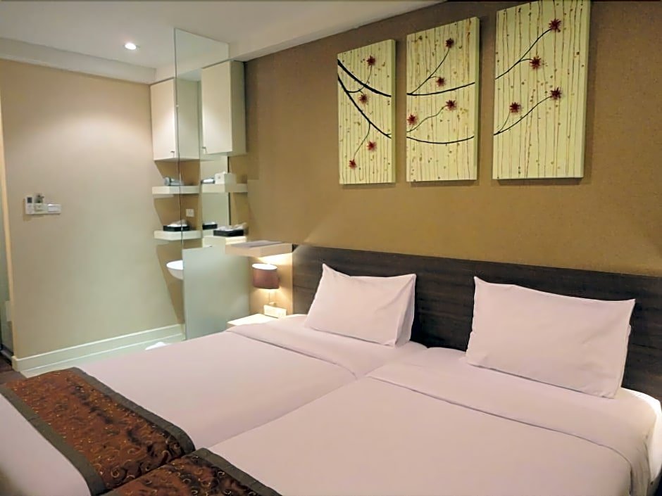 Фото The Green Bells New Petchburi