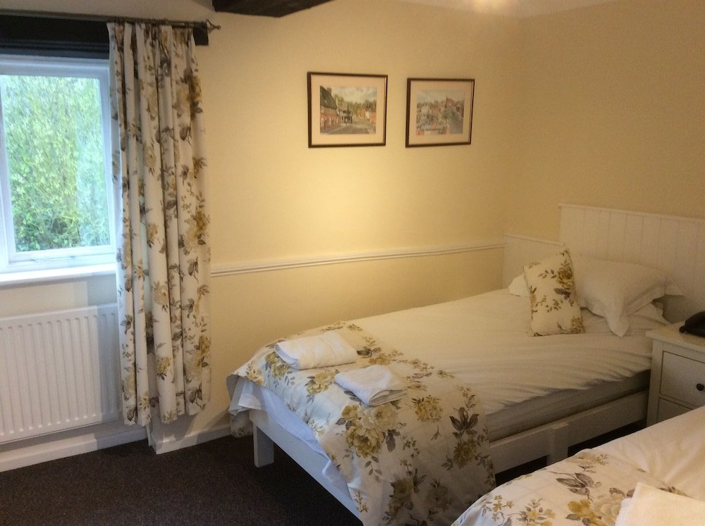Фото The Highwayman Hotel