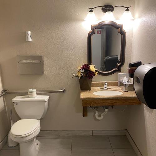 Фото Super 8 by Wyndham Lynchburg Va