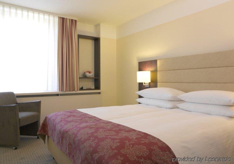 Фото Leonardo Hotel Munich Arabellapark