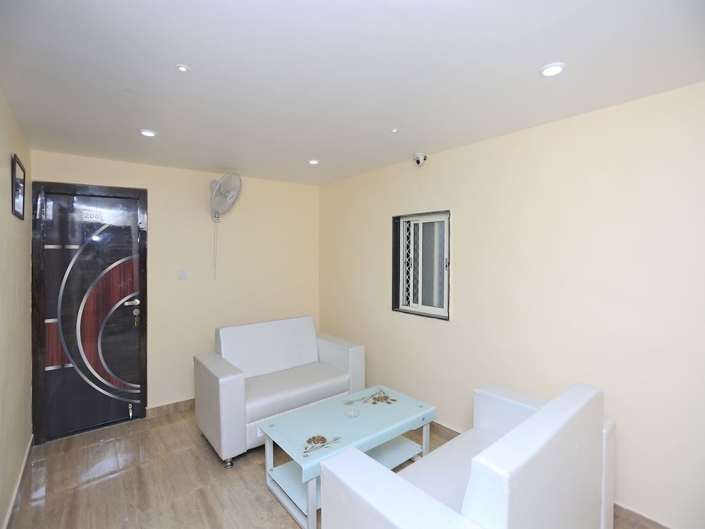 Фото Oyo Rooms Godowlia Shivala Road