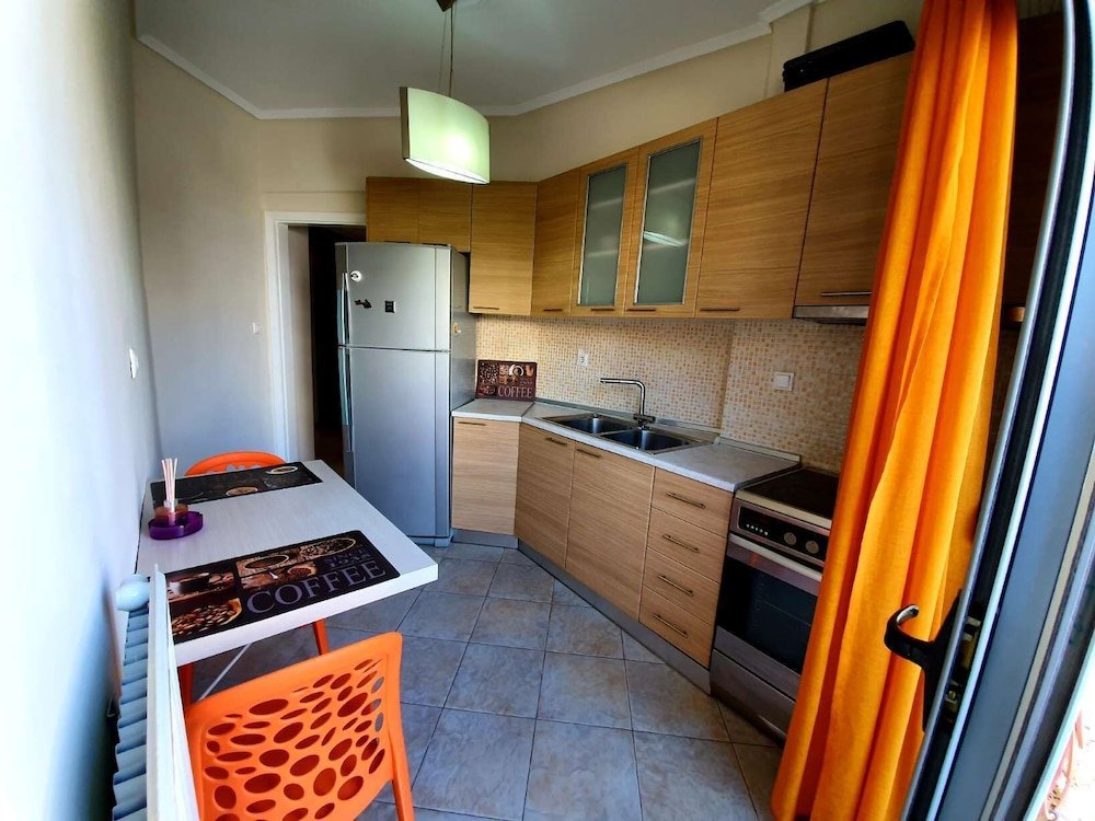 Фото White and Wood Nilie Hospitality Mgmt