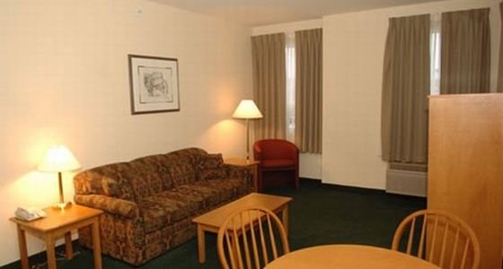 Фото Lakeview Inn And Suites Okotoks