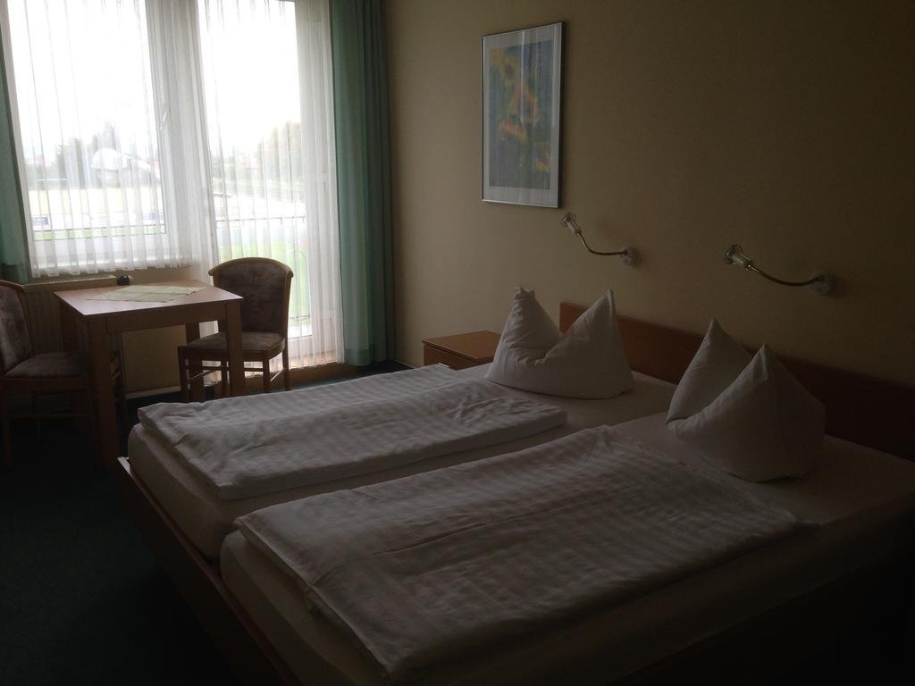 Фото Hotel Zum Sportforum