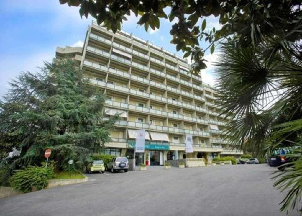 Фото отеля 3