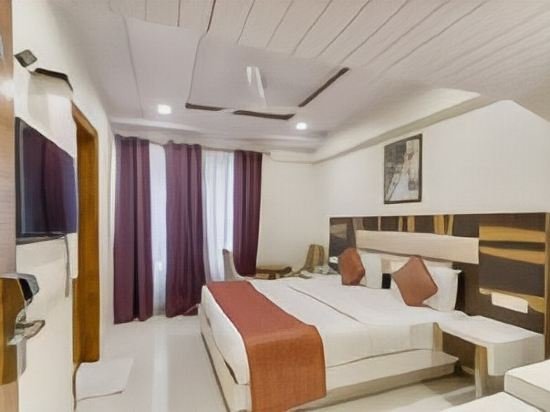 Фото The Shanti Plaza