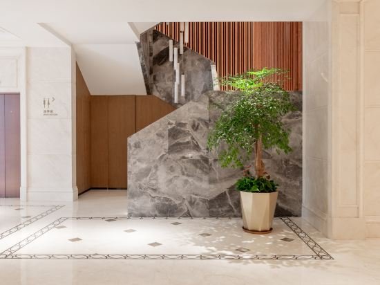 Фото Ramada Plaza Wuhan Huangpi