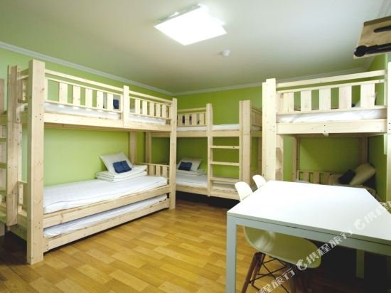 Фото Dalkom Myeongdong Guesthouse