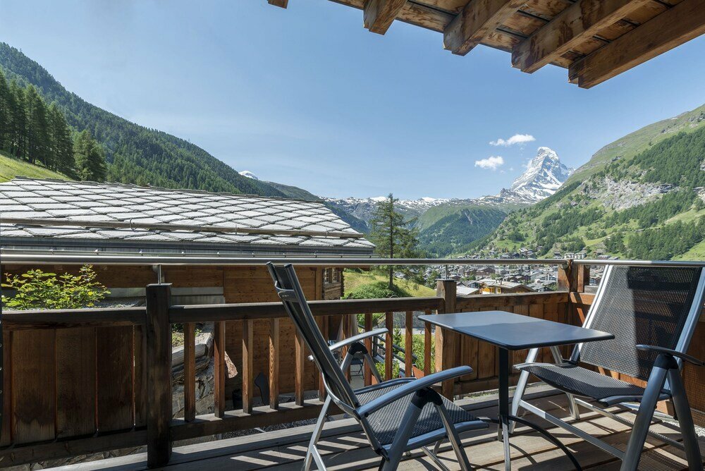 Hotel Alpenlodge, Valais, photo