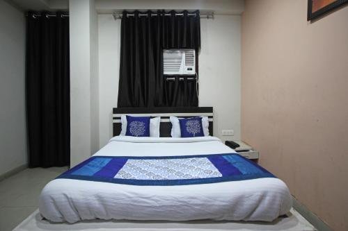 Фото Oyo 7773 Hotel Simran Palace