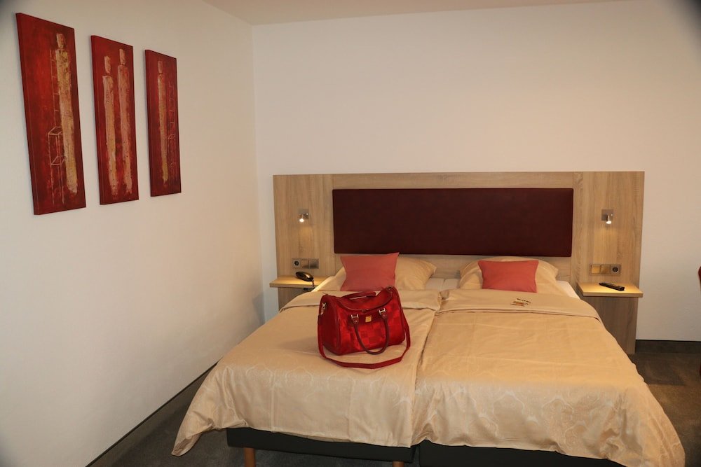 Фото Hotel Garni Altes Brauhaus