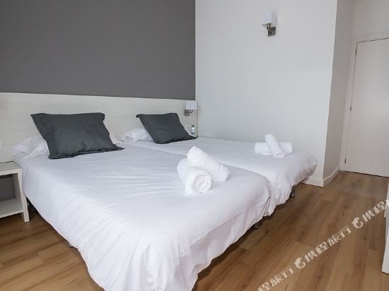 Фото Hostalin Barcelona Gran VIA