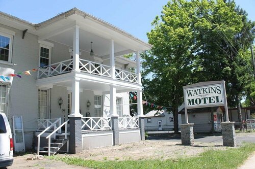 Гостиница Watkins Motel