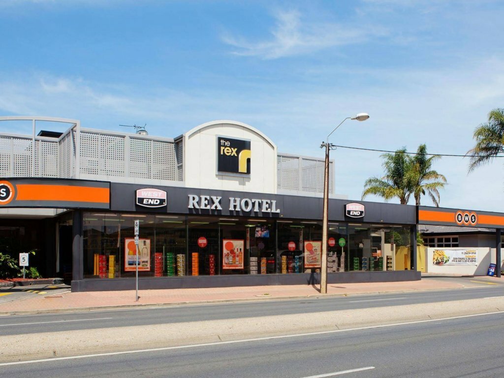 Hotel Nightcap at Rex Hotel, Adelaide, photo
