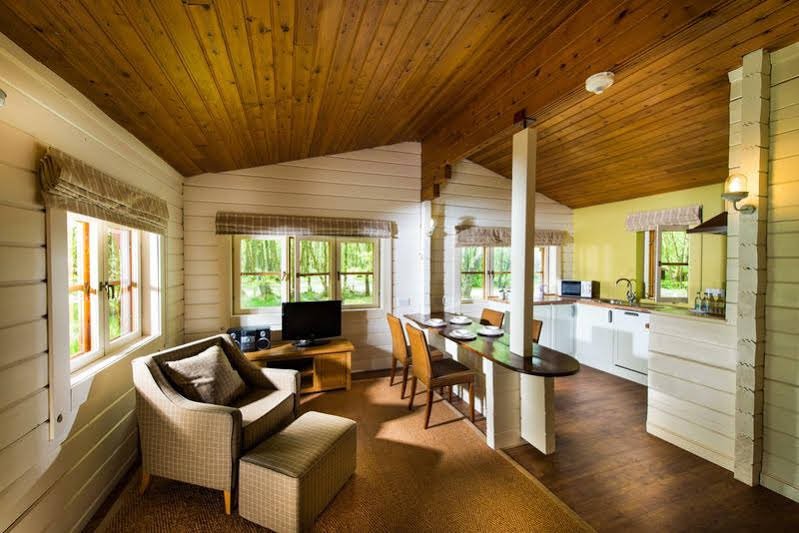 Фото Chevin Country Park Hotel & SPA