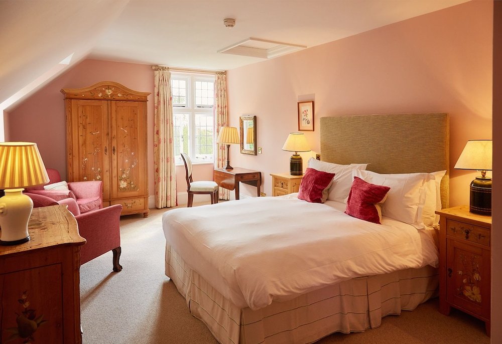 Фото Ockenden Manor Hotel & SPA