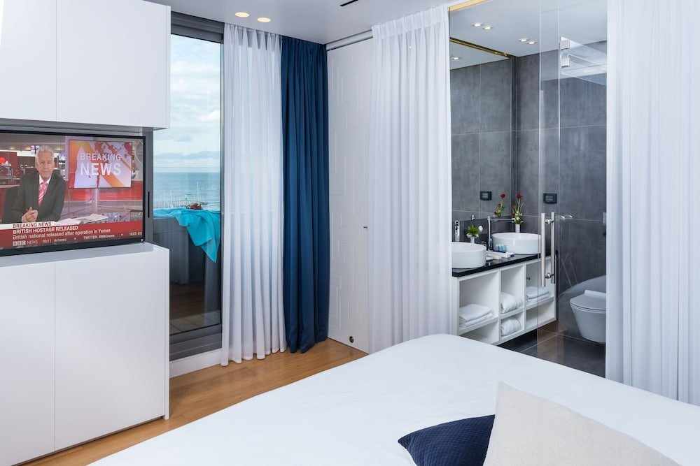 Фото Brown Seaside