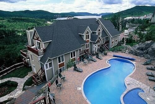 Гостиница Oasis - Tremblant Sunstar в Мон-Трамблан