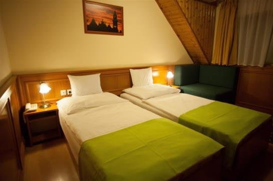Фото Szinbád Hotel