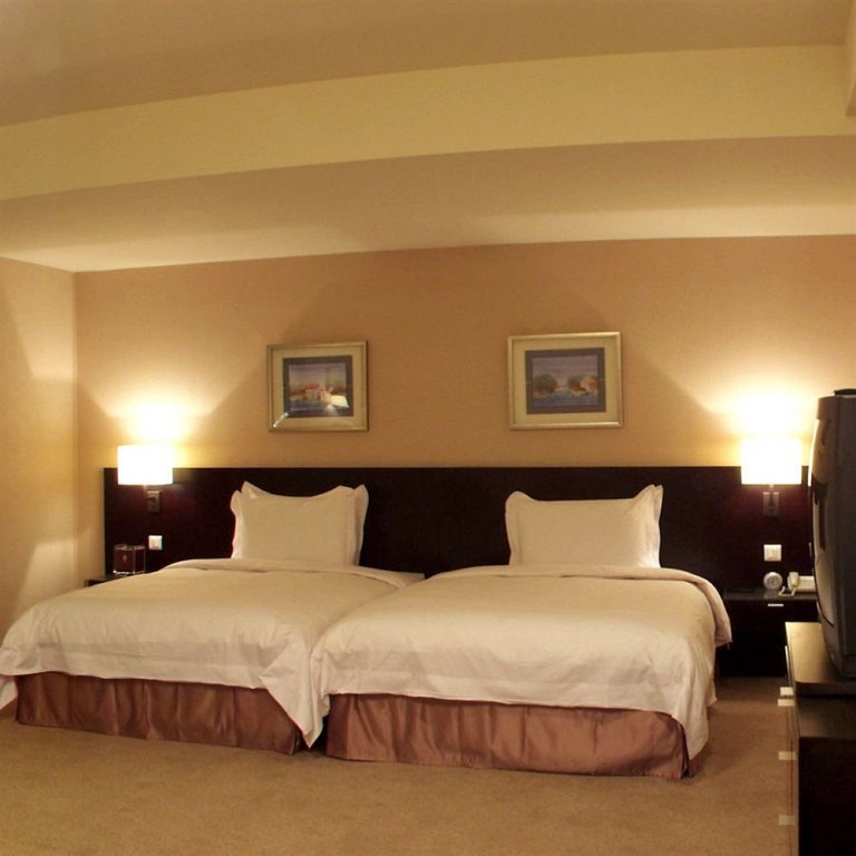 Фото Lakeshore Hotel Metropolis I