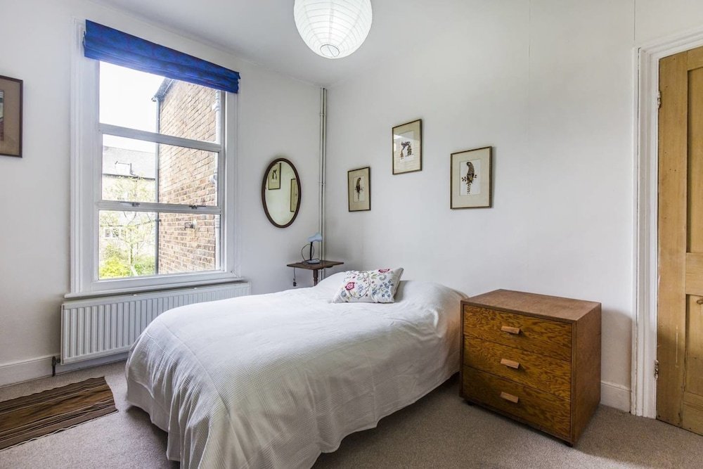 Фото Gorgeous Victorian Home W/garden up to 6 Guests!